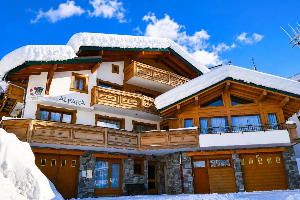 Chalet Alpaka exterior in winter